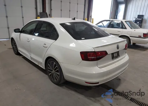 2016 Volkswagen Jetta 1.8T Sport z USA, uszkodzony, nr VIN 3VWD17AJ8GM237001
